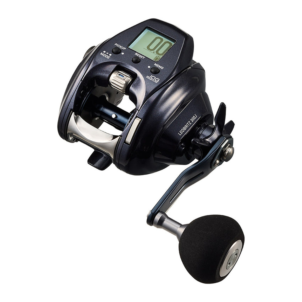 Daiwa 23 LEOBRITZ electric reel on white background